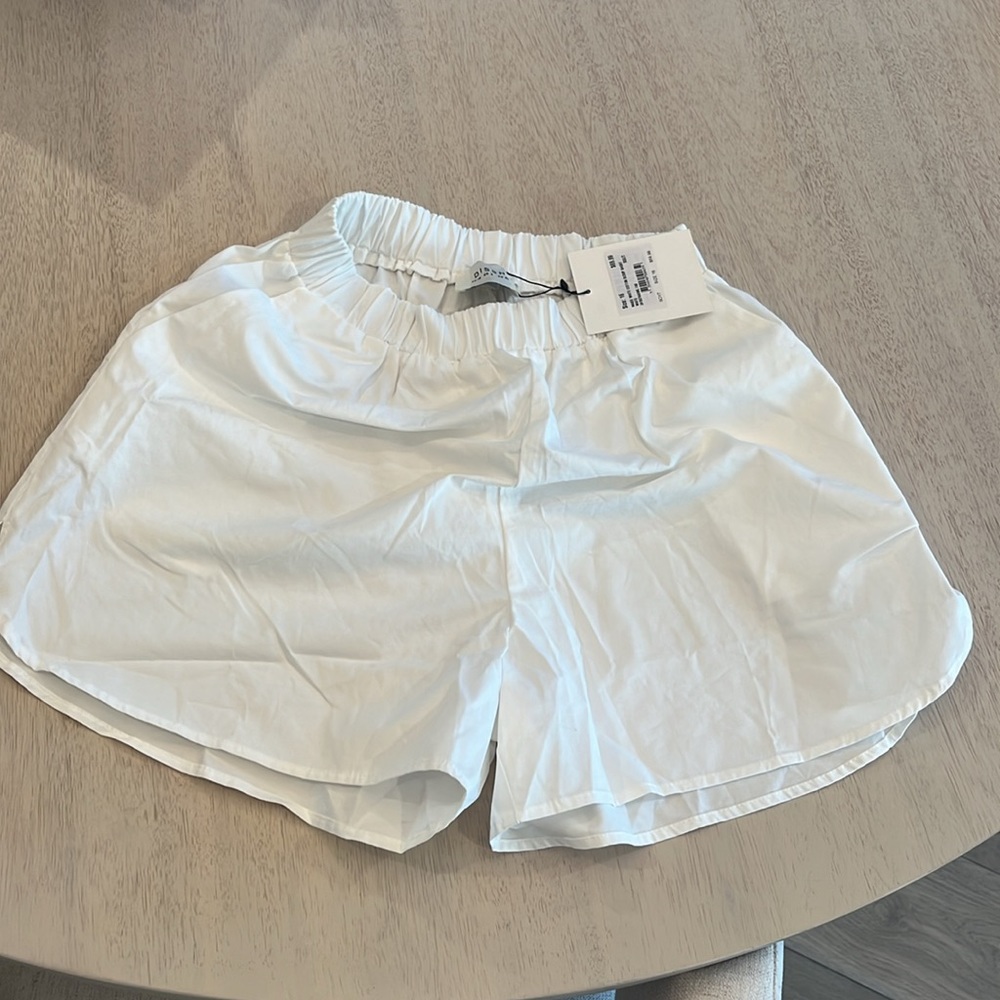 Dissh Maxie white cotton scoop short in white. Brand new with tags on!